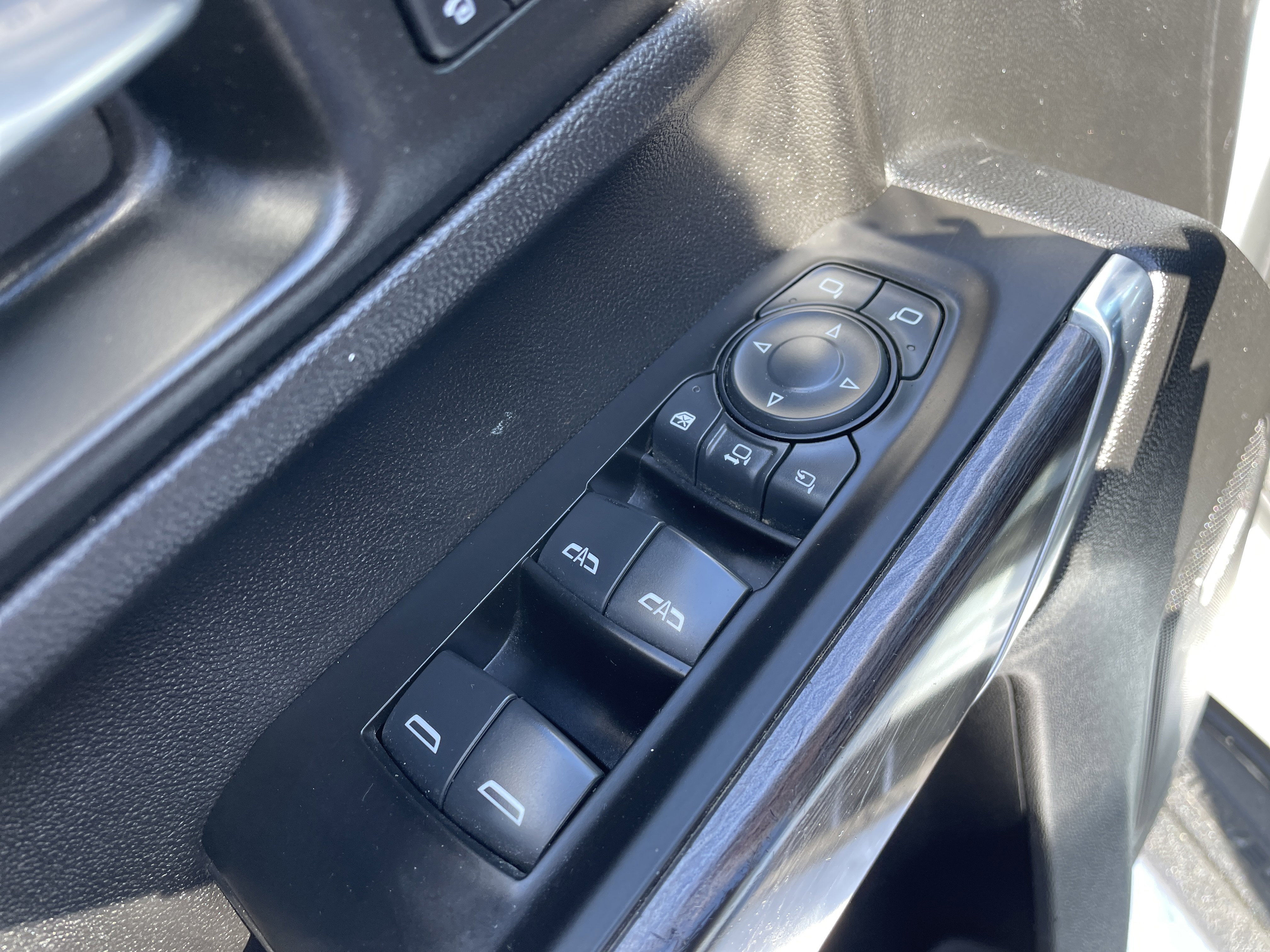 Used 2021 Chevrolet Silverado 3500 LTZ w/ LTZ Premium Package image 21