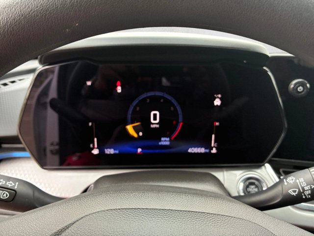 Used 2025 Chevrolet Trax LT FWD image 11