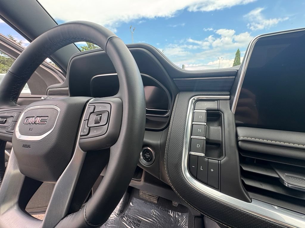 Used 2024 GMC Yukon XL SLT w/ SLT Luxury Package AWD/4WD image 23