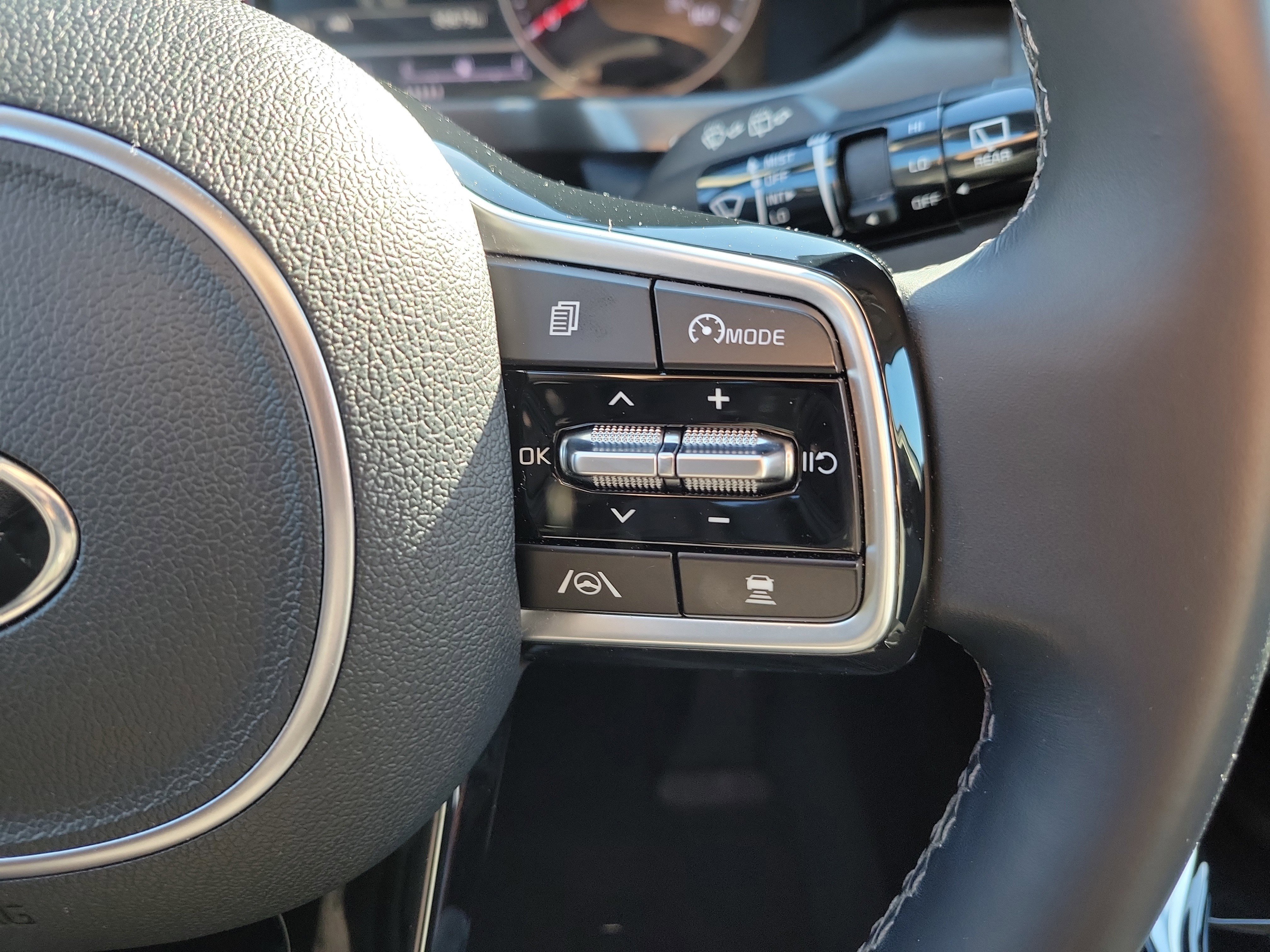 Certified 2021 Kia Sorento SX image 30