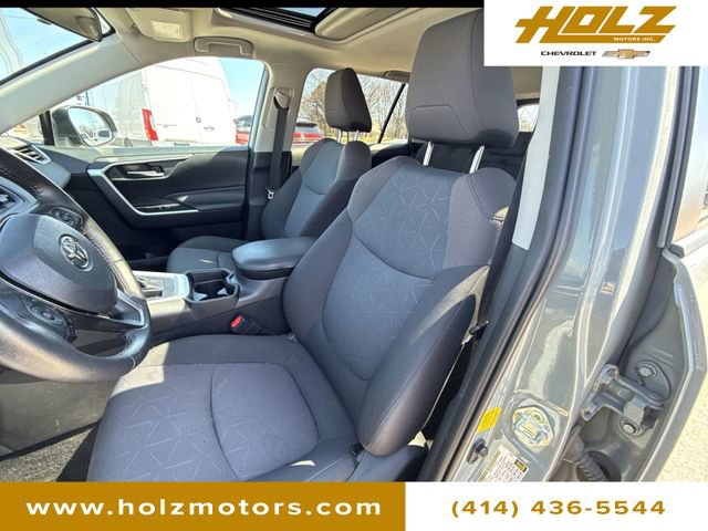 Used 2019 Toyota RAV4 XLE image 19