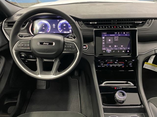 New 2025 Jeep Grand Cherokee Altitude image 5