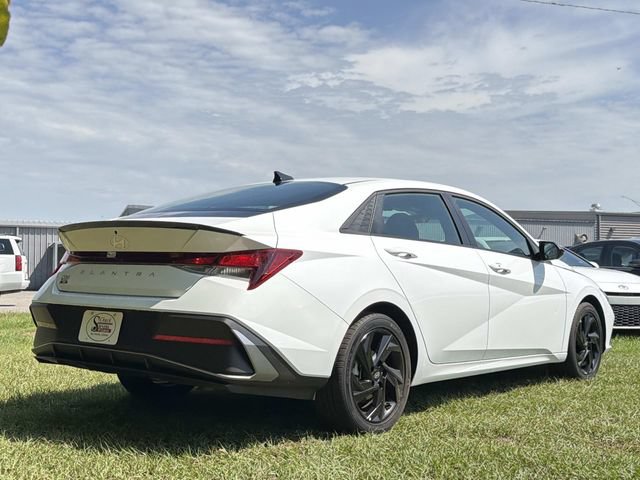 Used 2026 Hyundai Elantra Sport FWD image 6