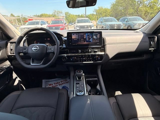 New 2026 Nissan Pathfinder Platinum w/ Cargo Package AWD/4WD image 22