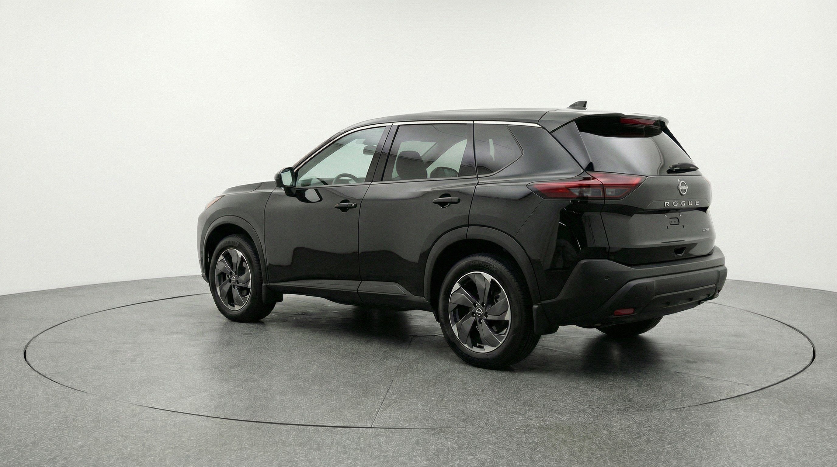 Used 2025 Nissan Rogue SV image 6