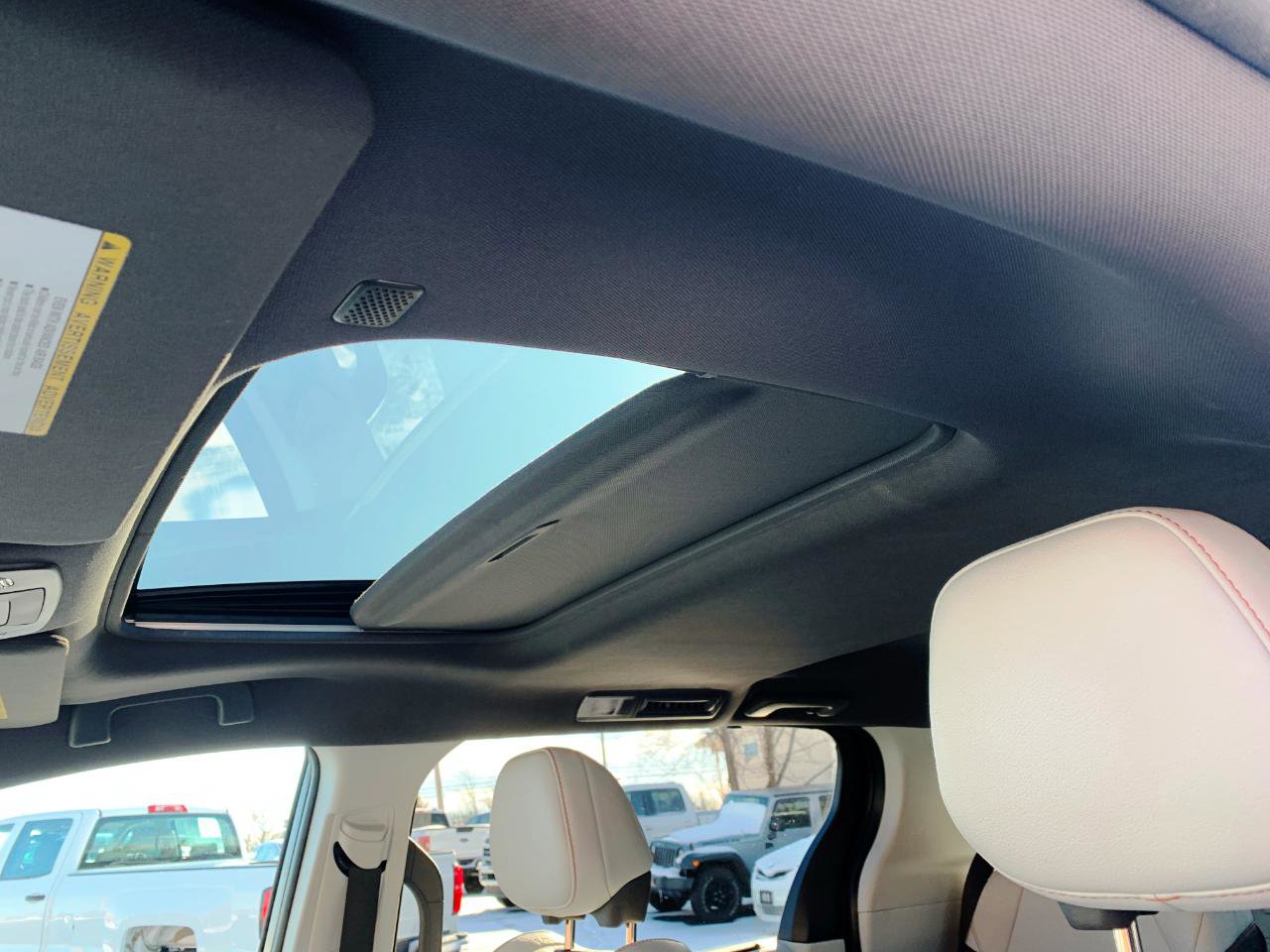 Used 2022 Toyota Sienna XSE image 14