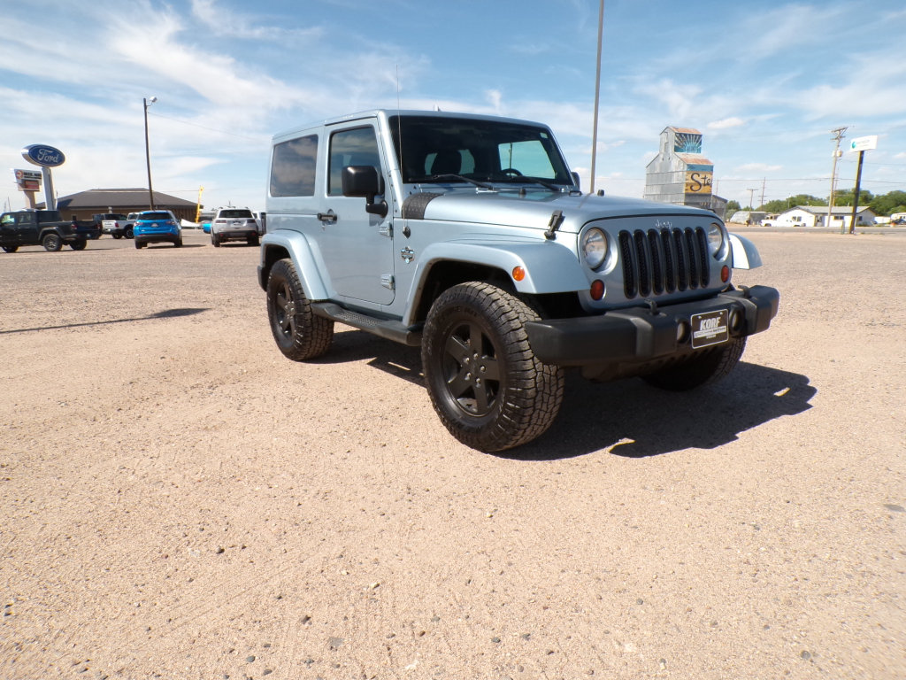 Used 2012 Jeep Wrangler Sahara AWD/4WD image 3