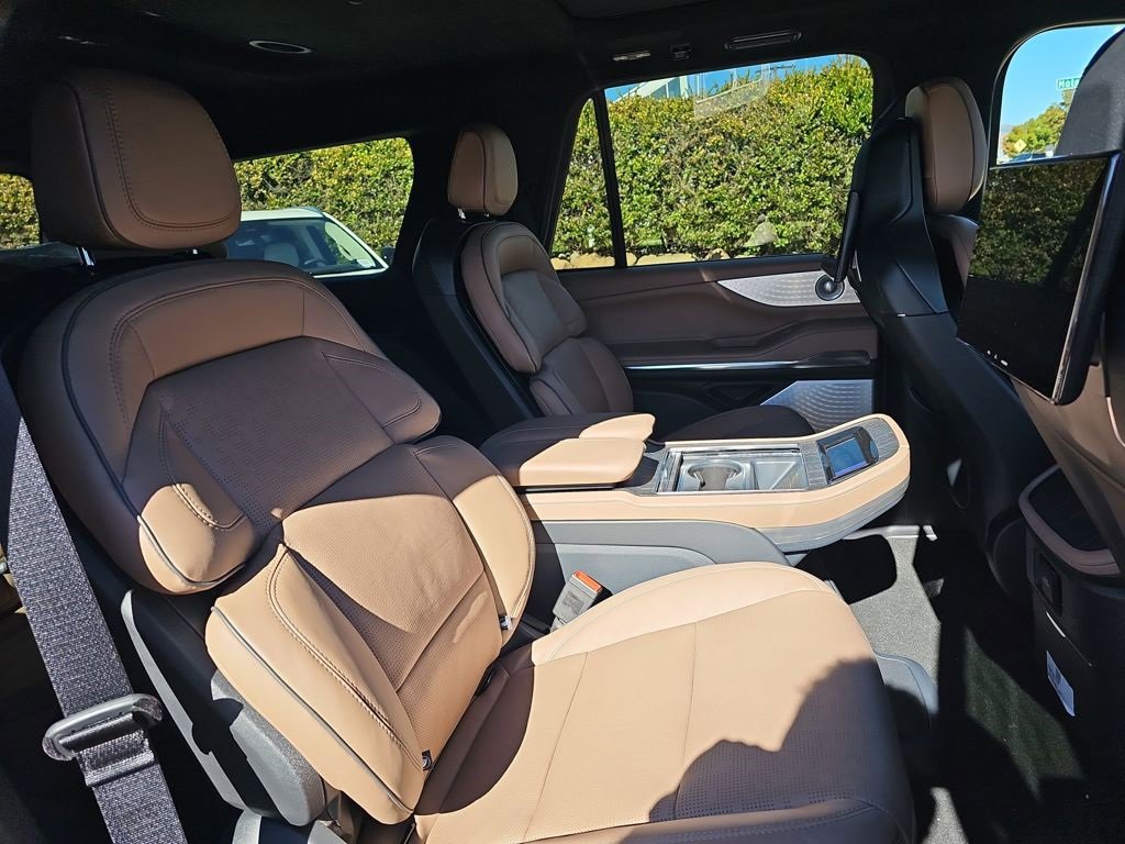 New 2025 Lincoln Navigator Black Label image 20