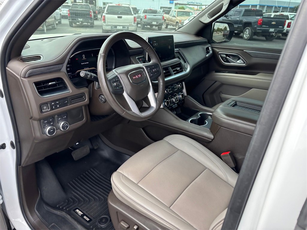 Used 2022 GMC Yukon SLT w/ SLT Premium Package image 8