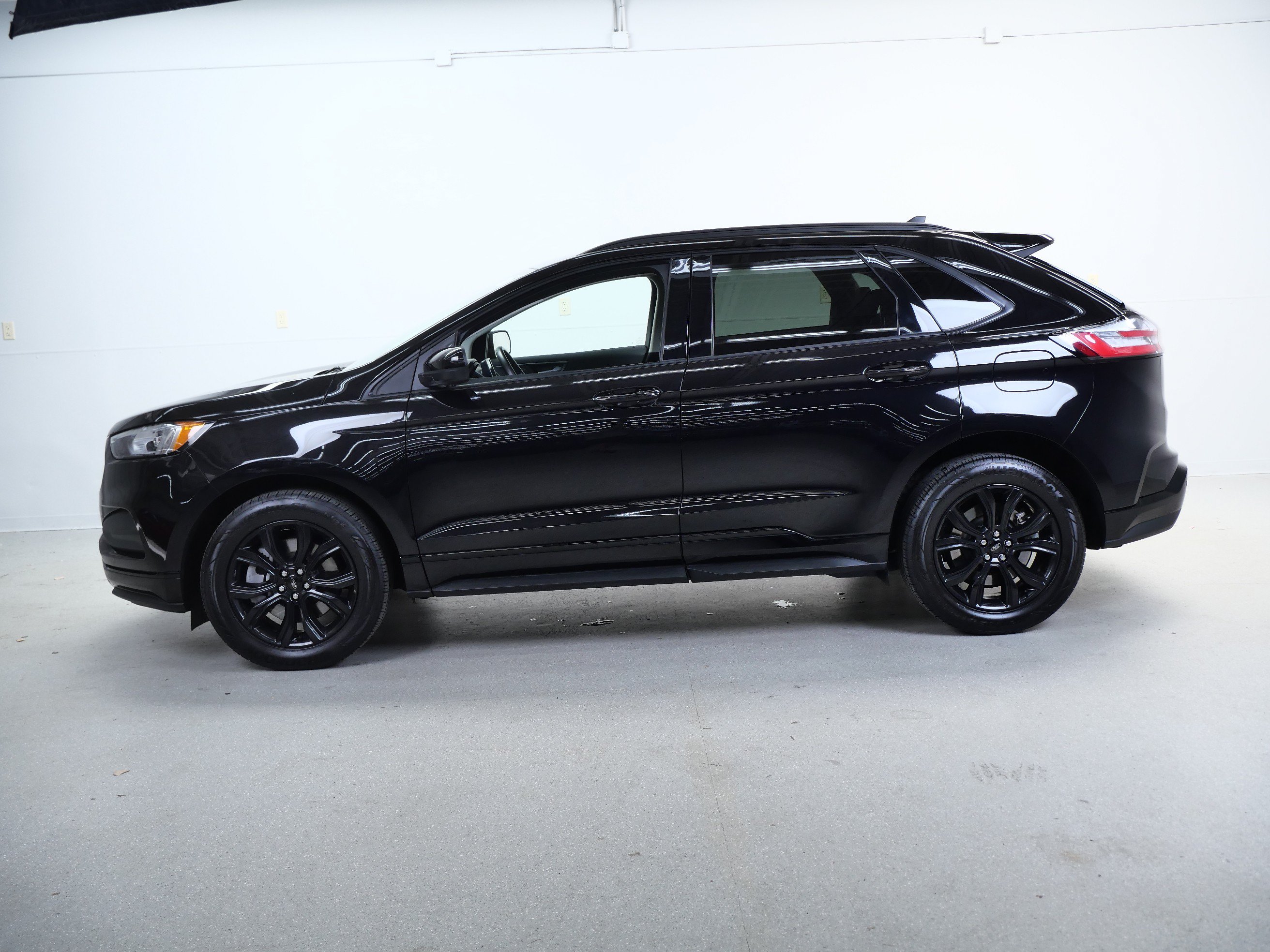 Used 2022 Ford Edge SE w/ Black Appearance Package AWD/4WD image 8