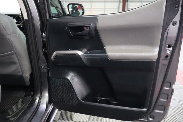 Used 2017 Toyota Tacoma SR5 w/ Tow Package RWD image 38