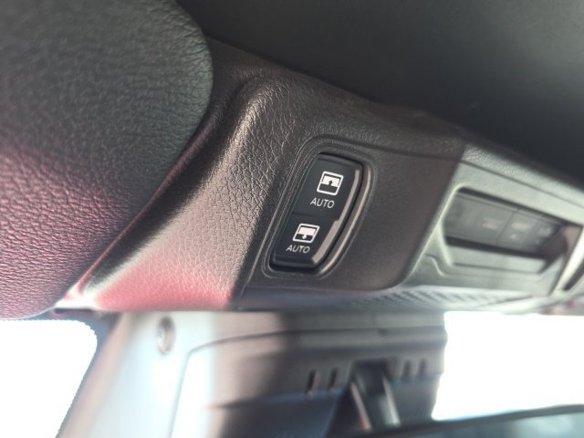 Used 2025 Jeep Wrangler Unlimited Sahara w/ Safety Group AWD/4WD image 27