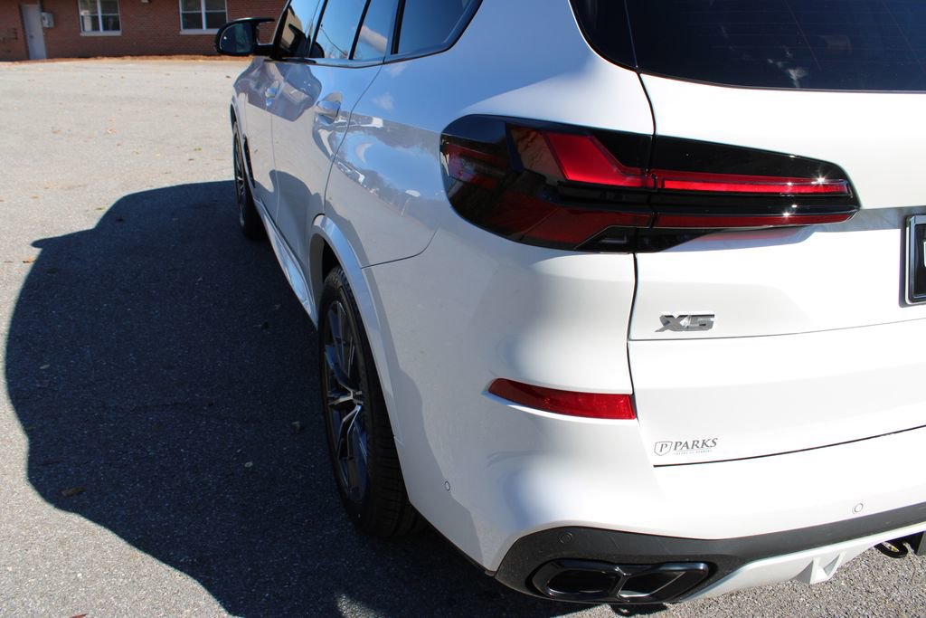 New 2026 BMW X5 M60i w/ Climate Comfort Package image 42