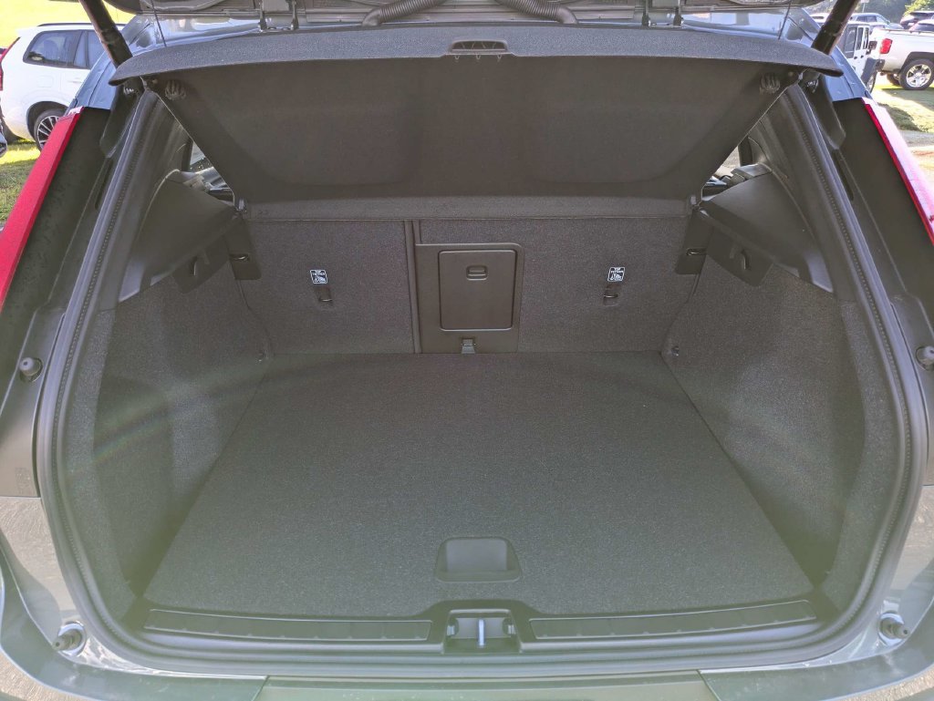 New 2026 Volvo XC40 B5 Core AWD/4WD image 13
