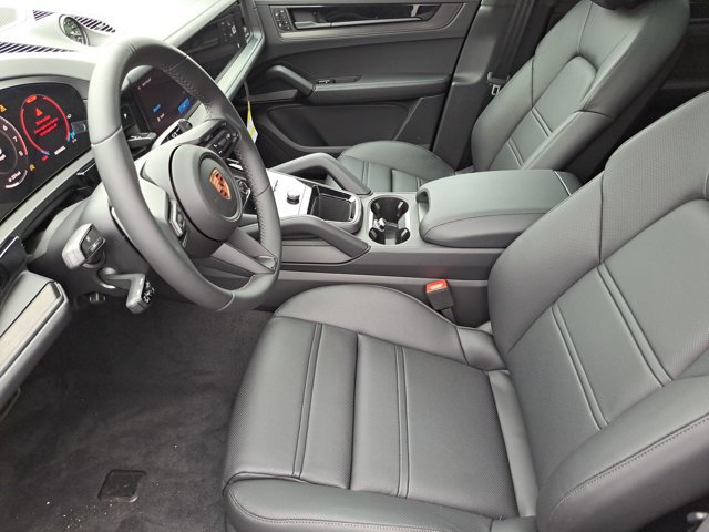 New 2026 Porsche Cayenne GTS AWD/4WD image 22