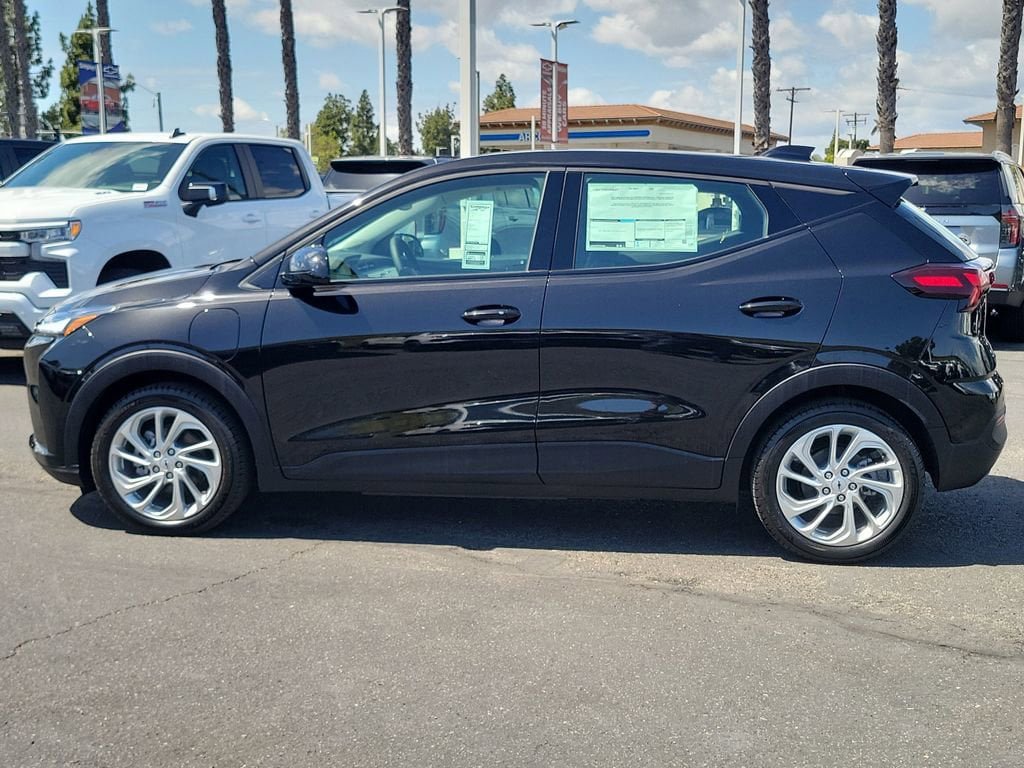 New 2027 Chevrolet Bolt LT w/ Comfort Package FWD image 22
