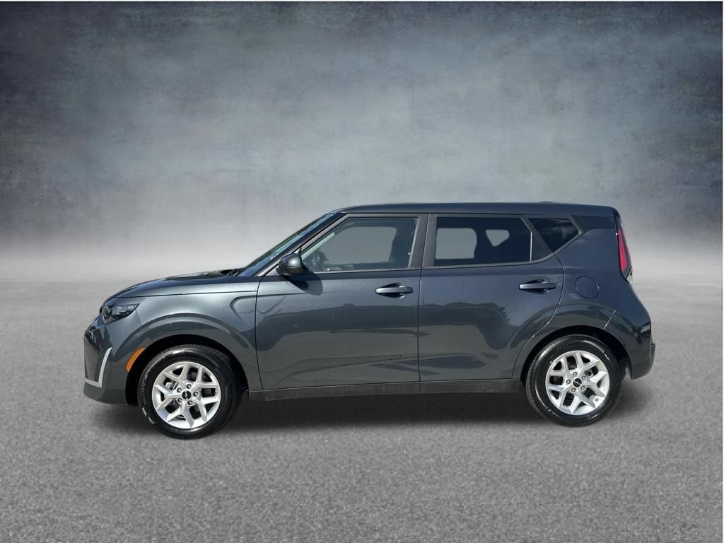 Used 2025 Kia Soul LX w/ LX Technology Package FWD image 6