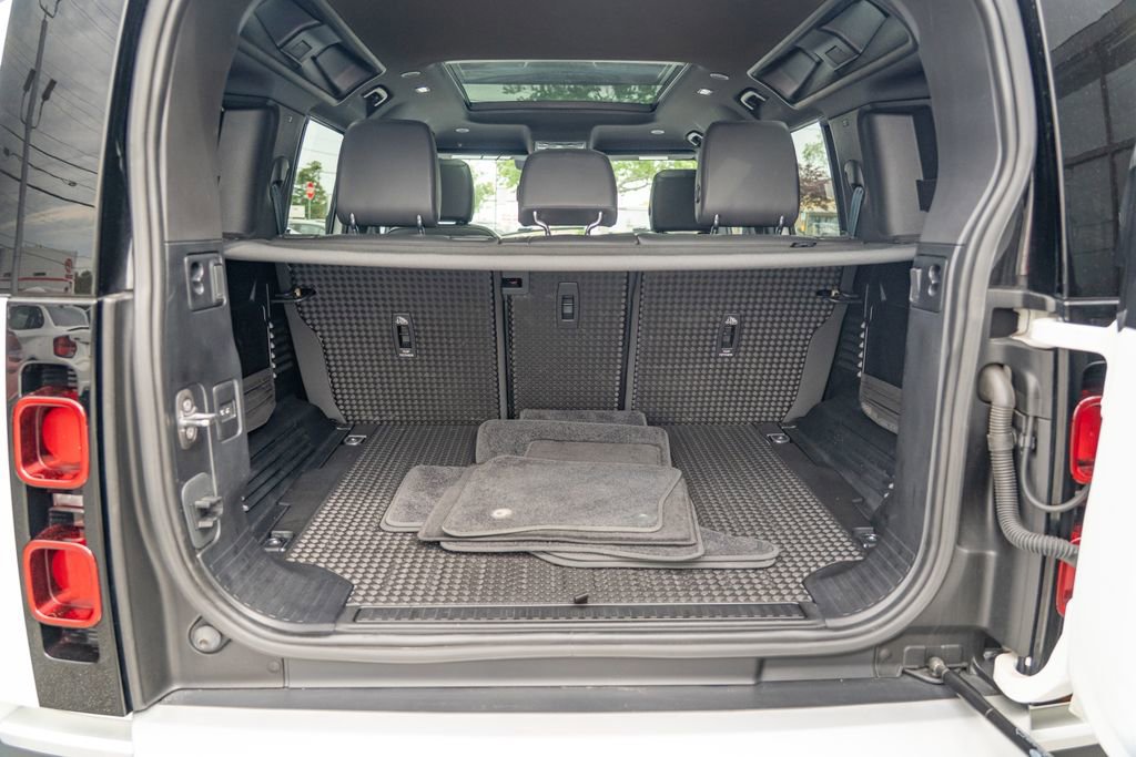 Used 2023 Land Rover Defender 110 S AWD/4WD image 8