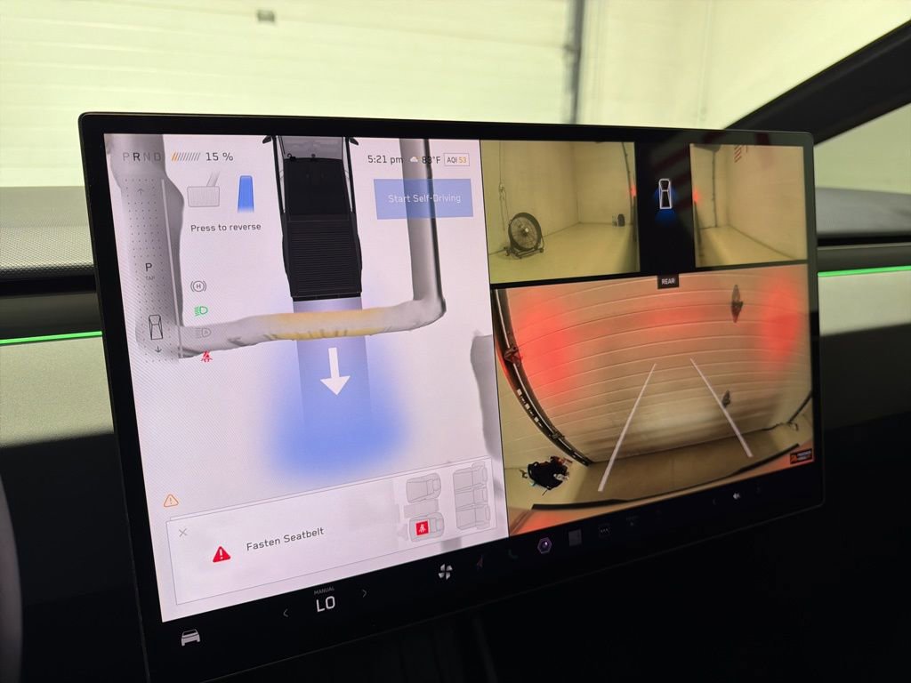 Used 2024 Tesla Cybertruck AWD Crew Cab image 39
