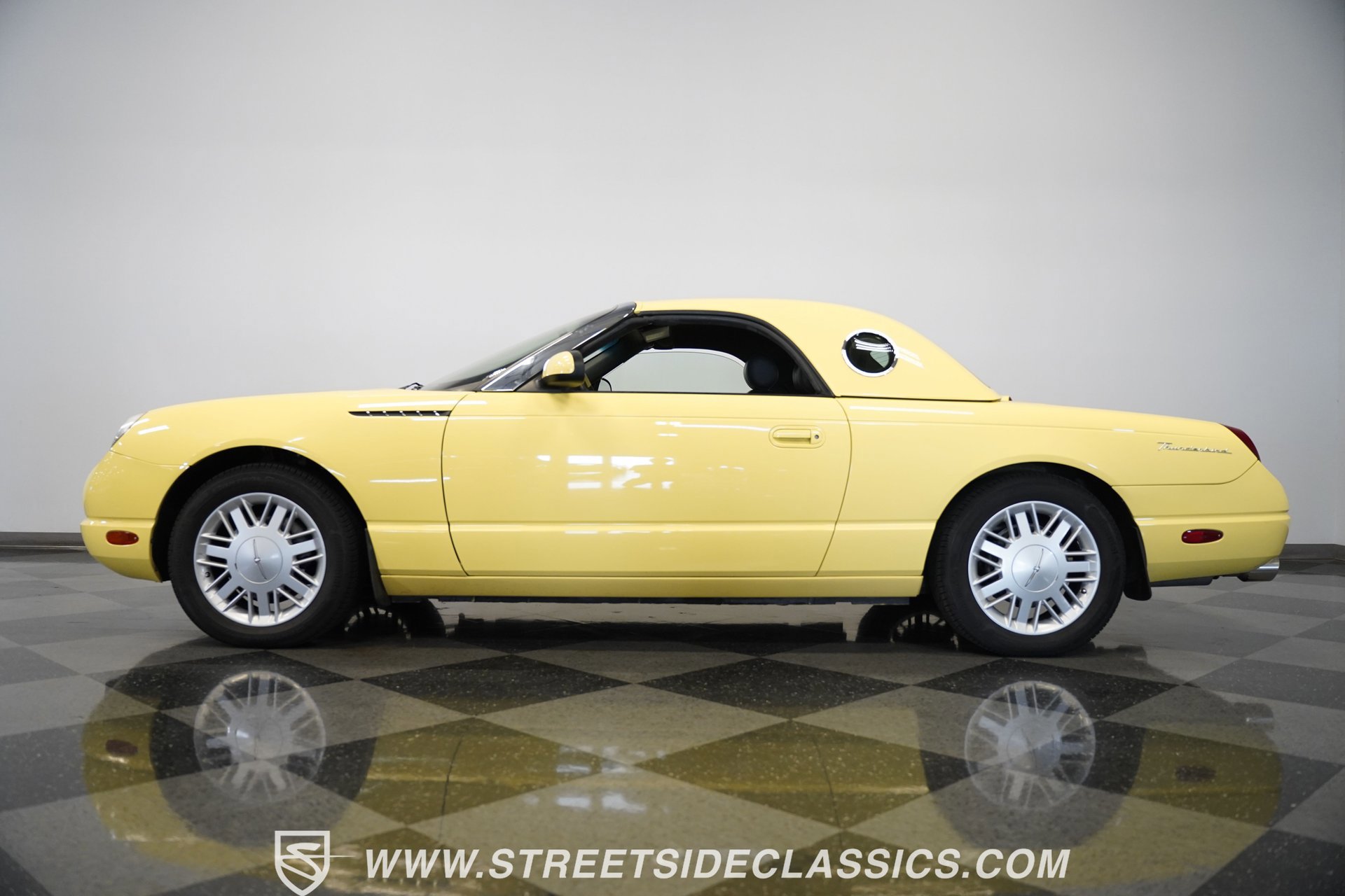 Used 2002 Ford Thunderbird image 2