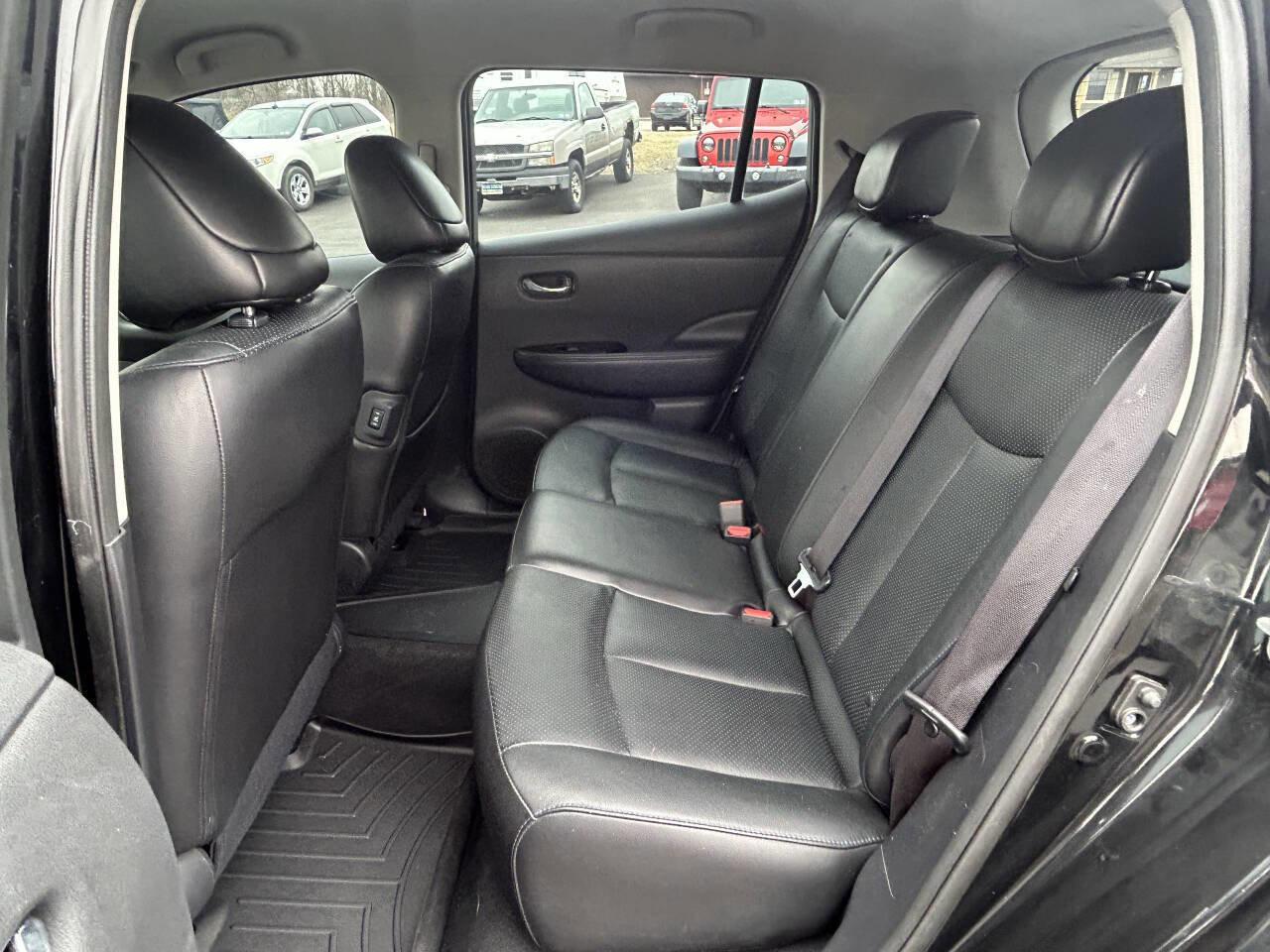 Used 2015 Nissan Leaf SL w/ Premium Package image 21