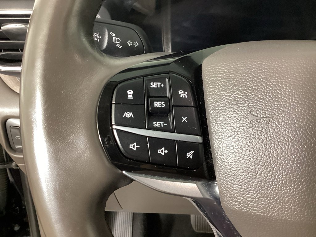 Used 2022 Ford Explorer Platinum w/ Equipment Group 601A AWD/4WD image 14