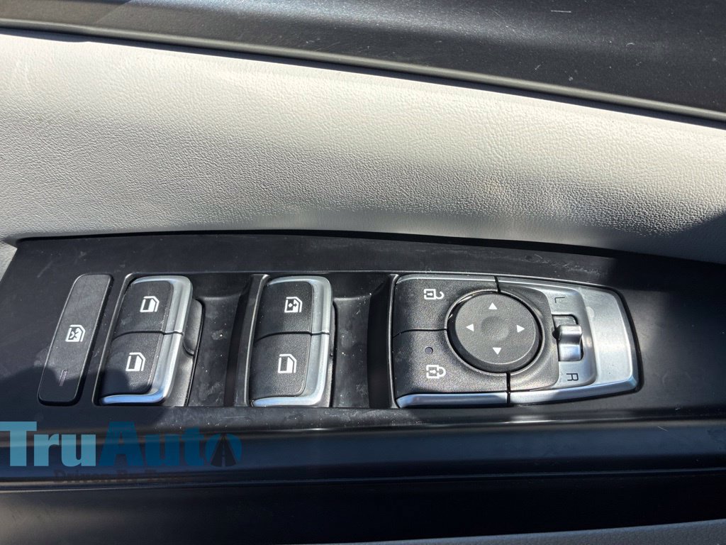 Used 2023 Kia Carnival LX FWD image 21