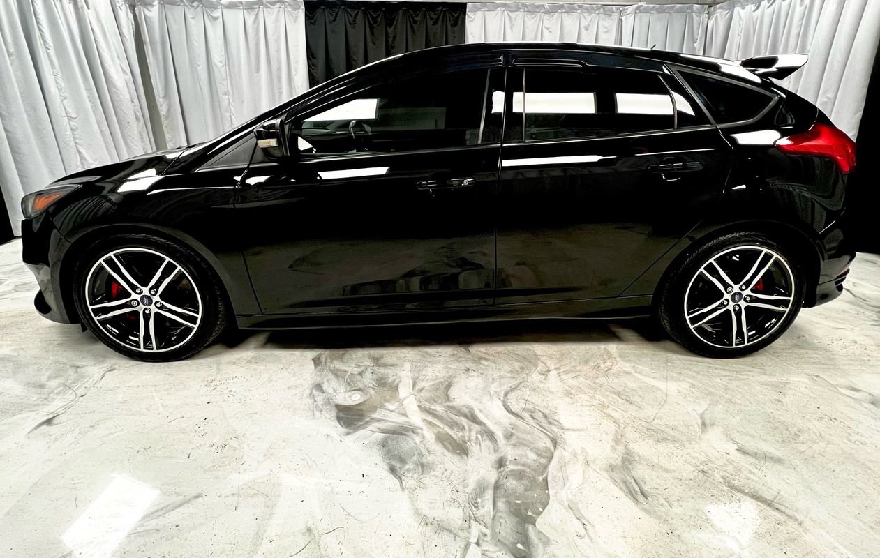 Used 2016 Ford Focus ST image 9