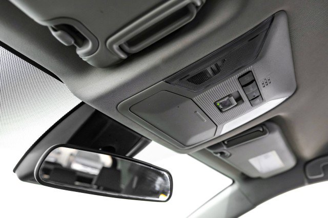 Used 2022 Toyota RAV4 XLE AWD/4WD image 24