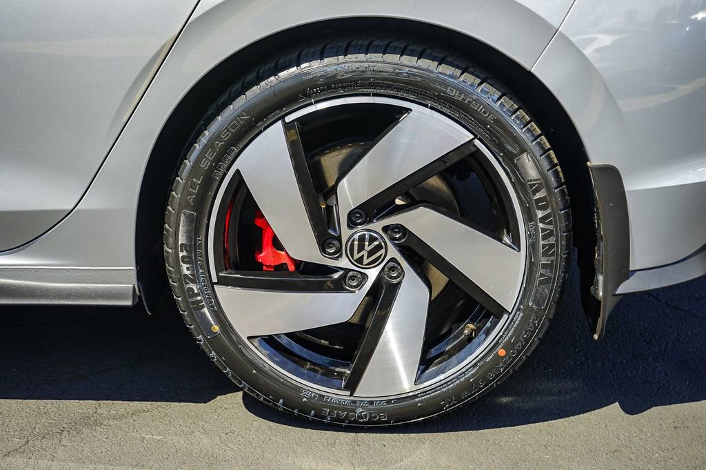 Used 2022 Volkswagen GTI SE image 12
