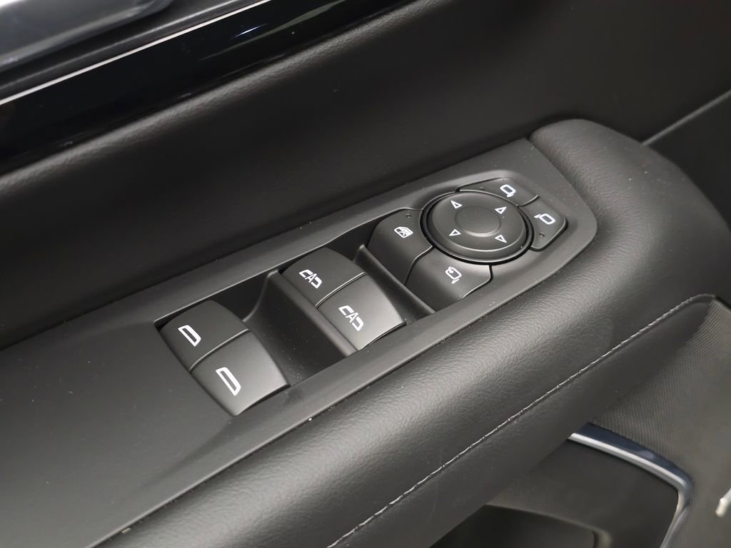 New 2025 Chevrolet Suburban Z71 w/ Z71 Off-Road Package image 2