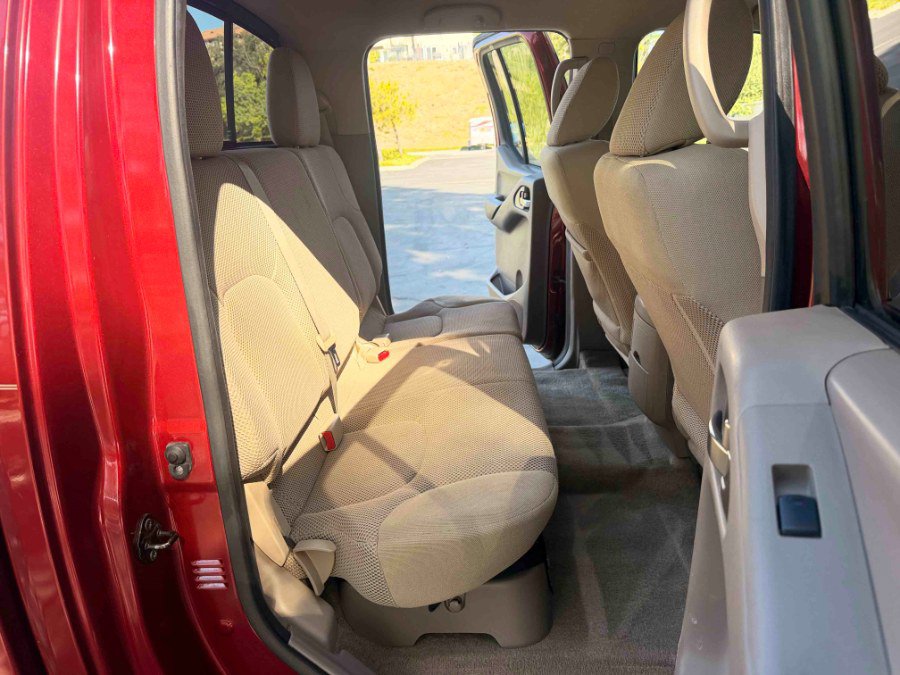 Used 2015 Nissan Frontier SV w/ SV Value Truck Package image 30