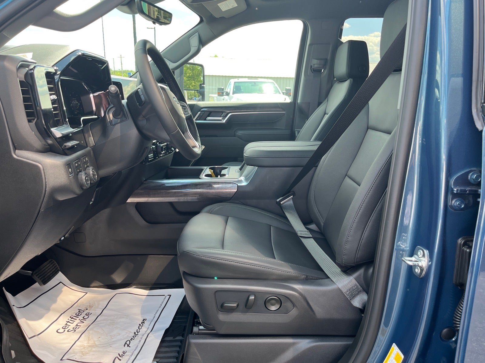 New 2026 Chevrolet Silverado 2500 LTZ w/ LTZ Plus Package AWD/4WD image 19