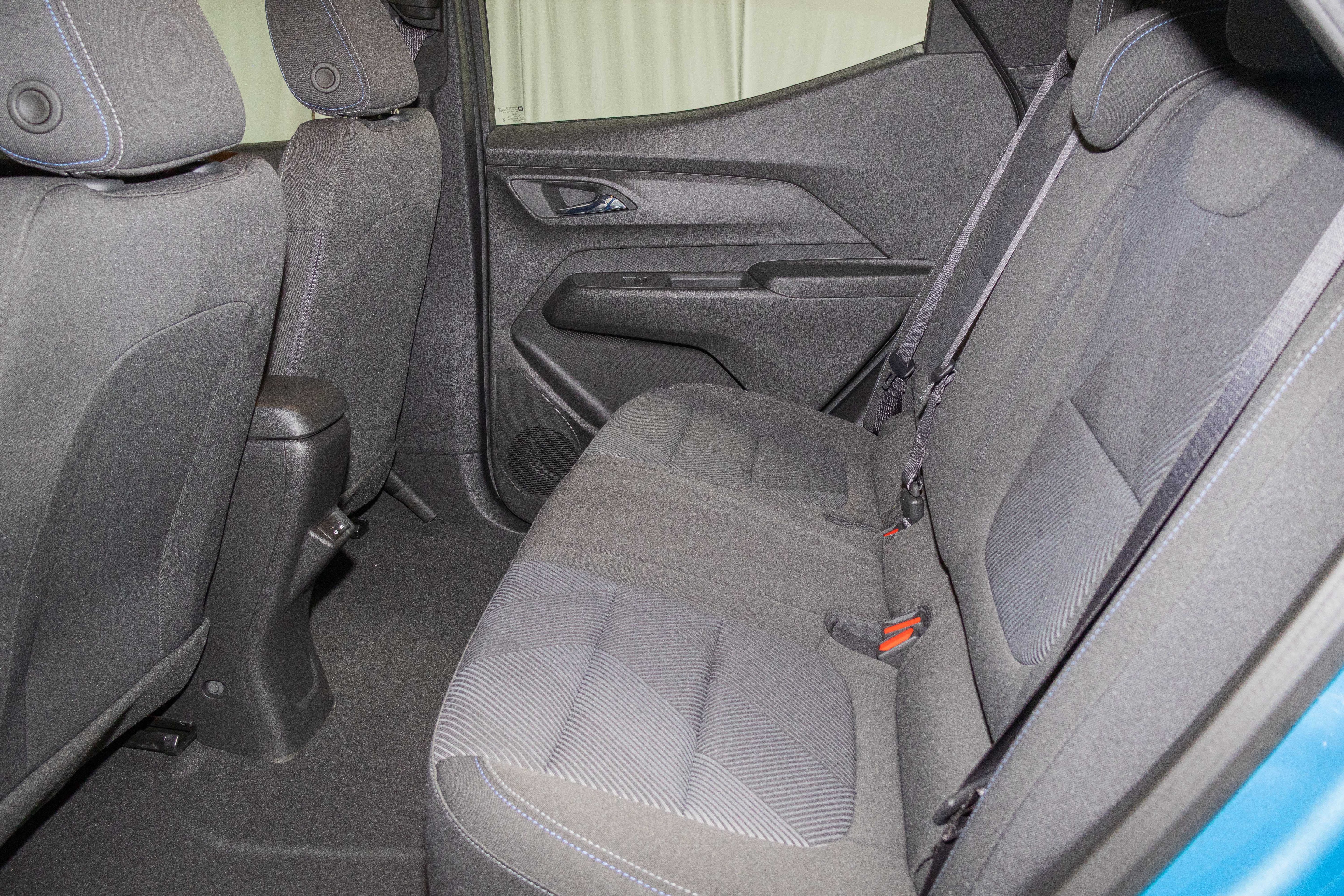 New 2027 Chevrolet Bolt LT FWD image 9