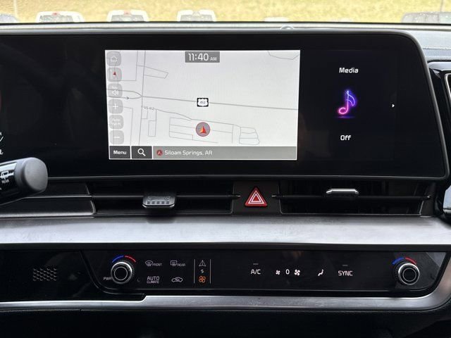 Used 2025 Kia Sportage EX image 18
