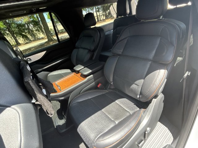 New 2025 Lincoln Navigator L Black Label AWD/4WD image 23