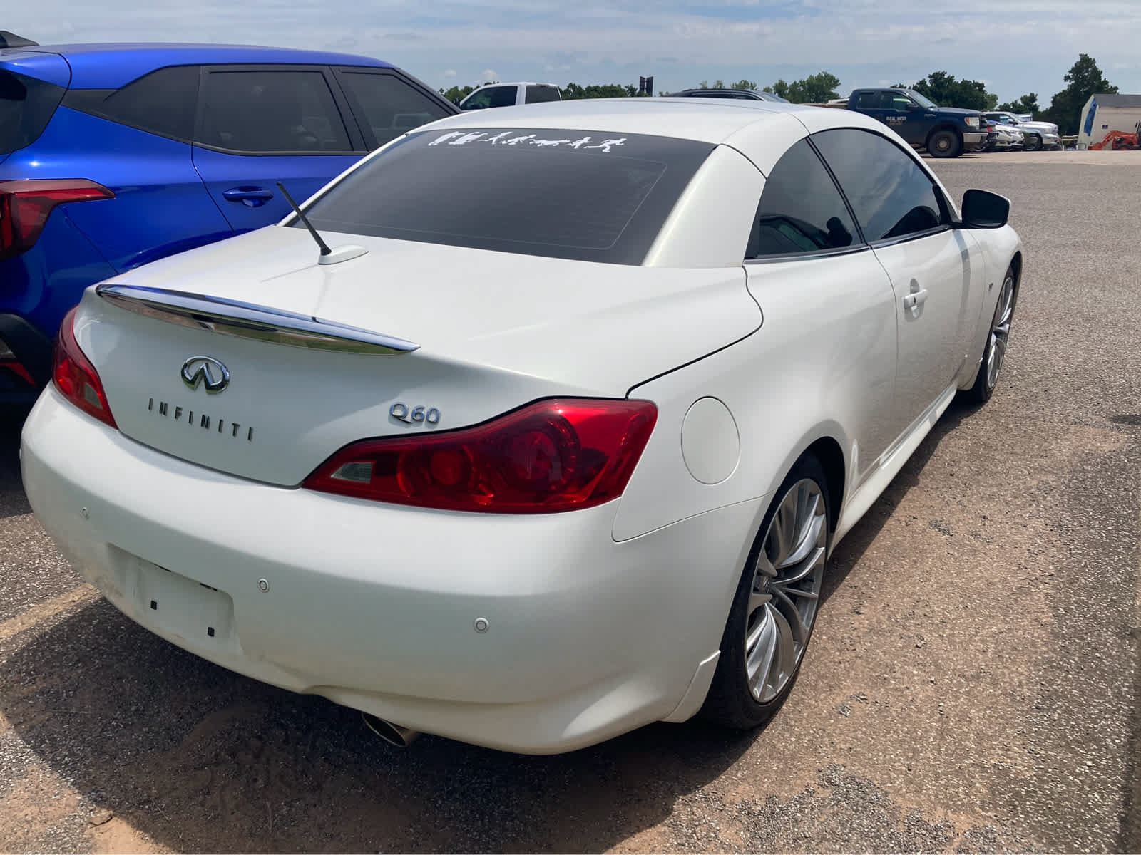Used 2014 INFINITI Q60 Convertible w/ Premium Package RWD image 9