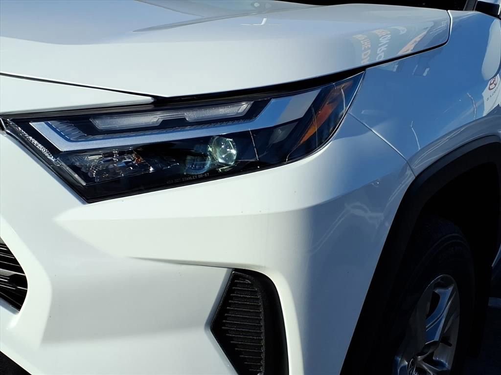 Used 2022 Toyota RAV4 XLE image 9
