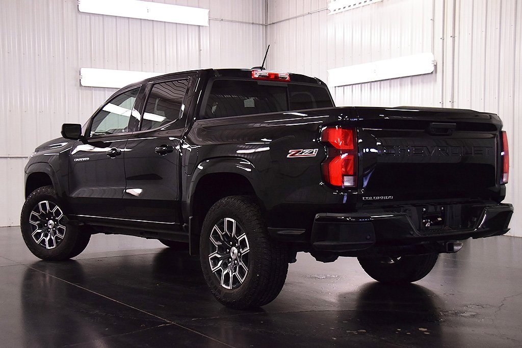 Used 2025 Chevrolet Colorado Z71 image 5