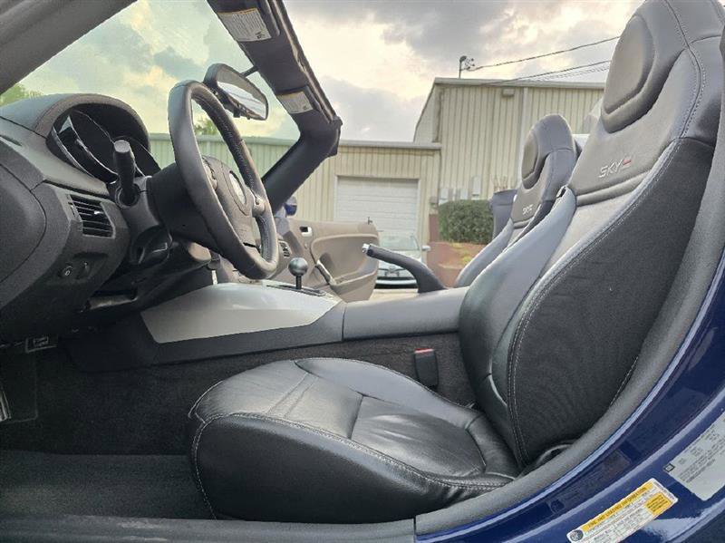 Used 2009 Saturn Sky Red Line image 25