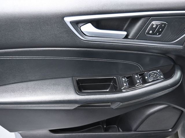 Used 2020 Ford Edge Titanium image 13