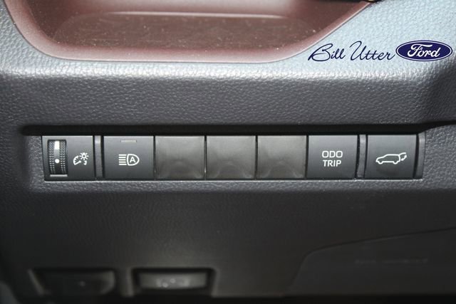 Used 2025 Toyota RAV4 Limited FWD image 23