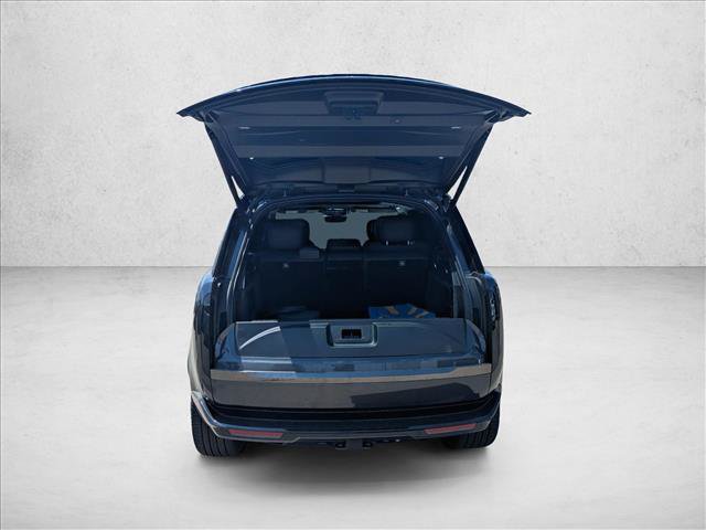 Used 2024 Land Rover Range Rover SV AWD/4WD image 6