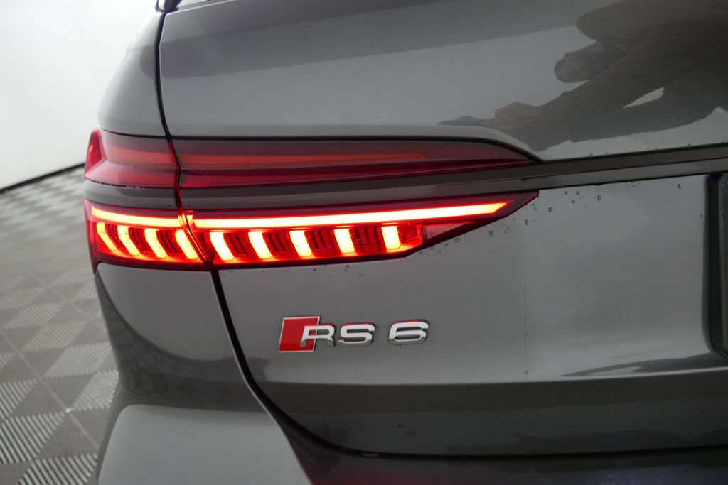 Used 2022 Audi RS 6 AWD/4WD image 9
