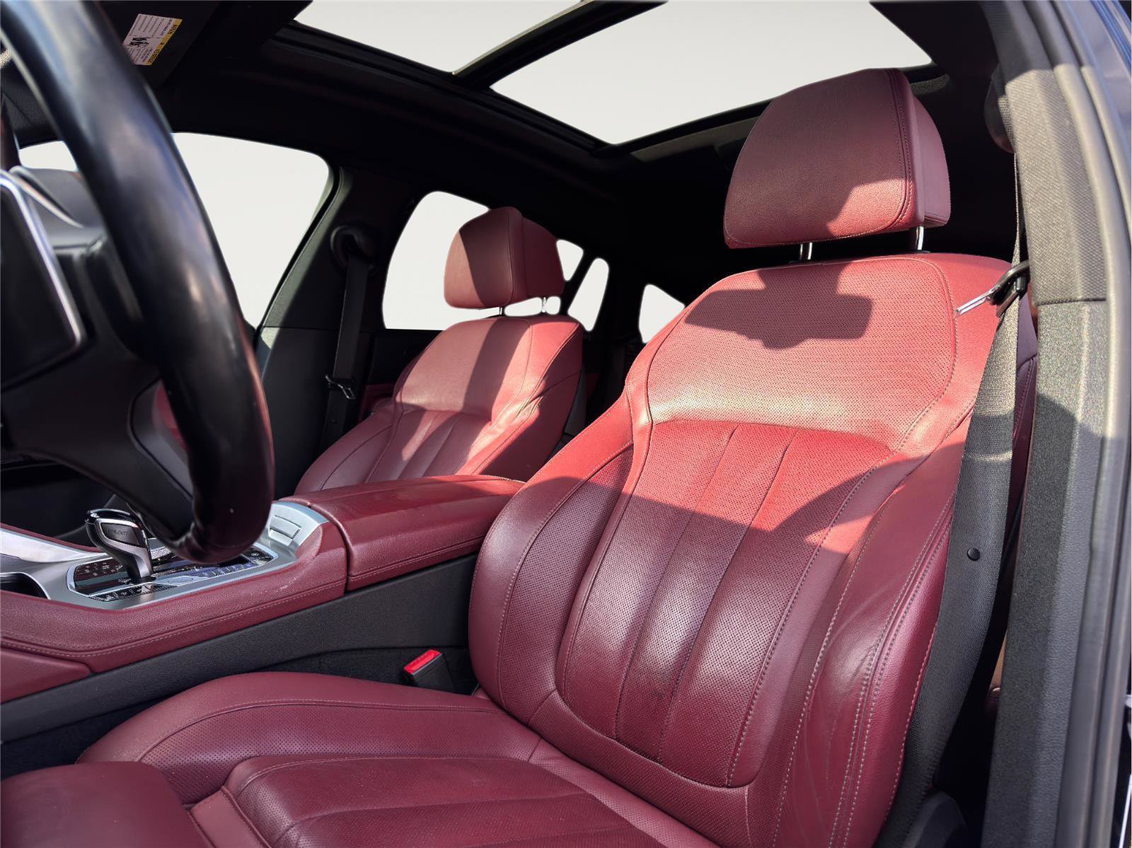 Used 2022 BMW X6 xDrive40i w/ M Sport Package image 10