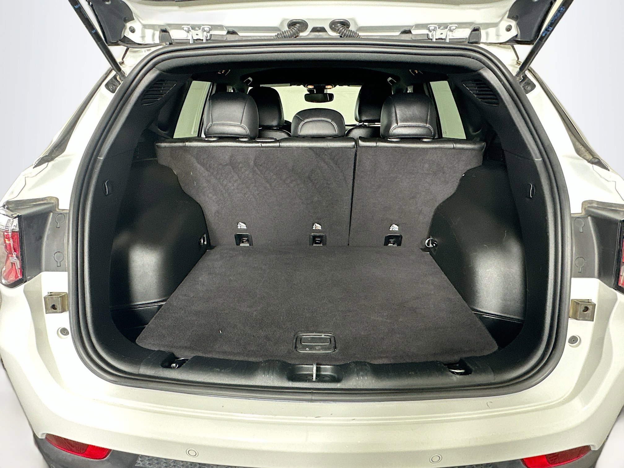 Used 2025 Jeep Compass Limited image 29