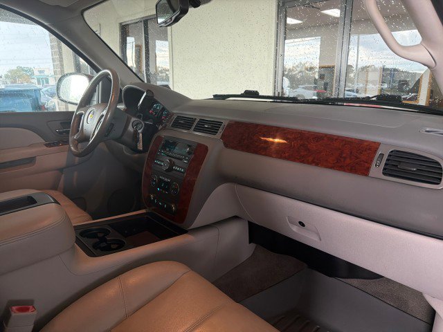 Used 2013 Chevrolet Suburban LT w/ Luxury Package image 23