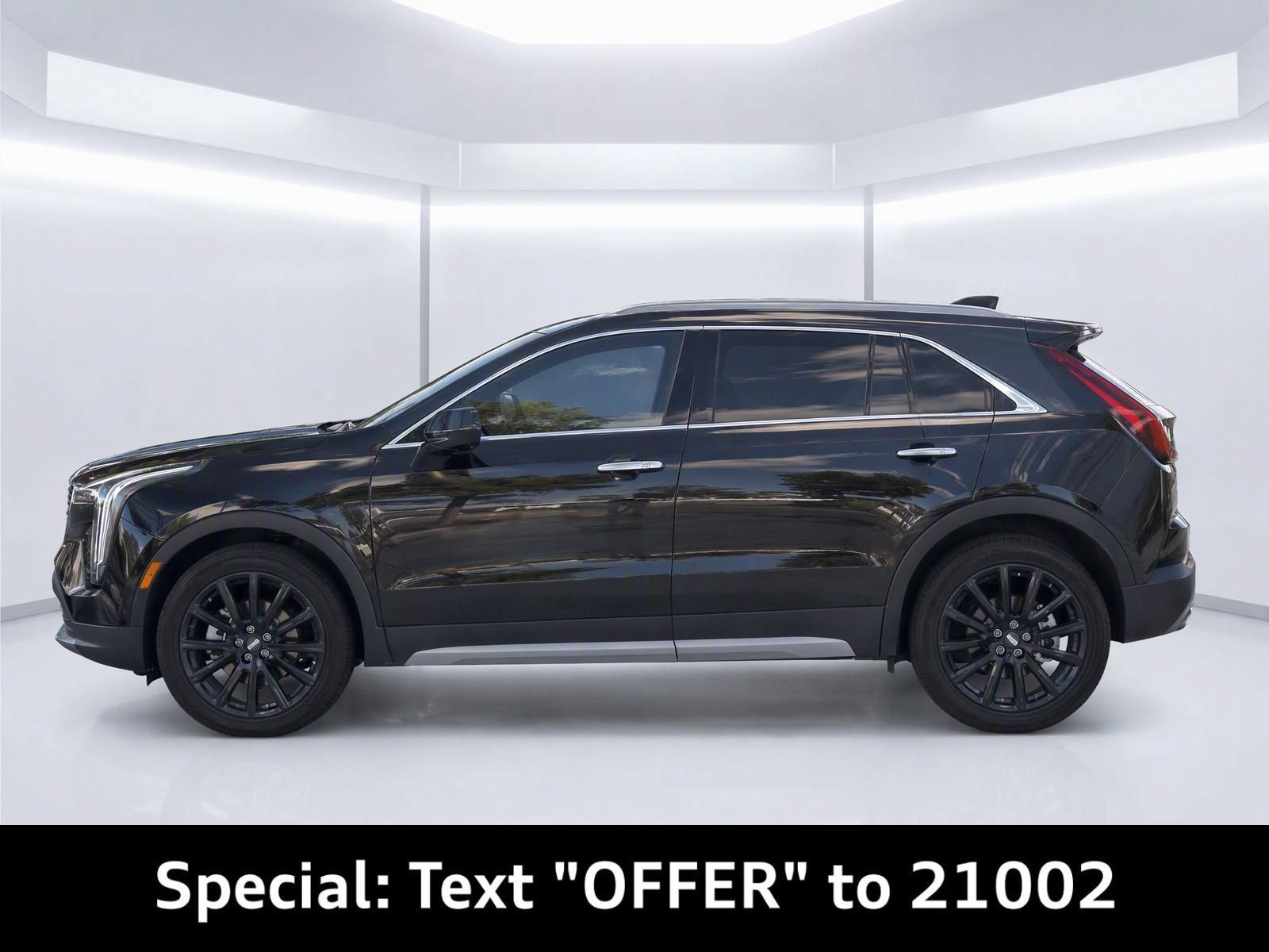 Used 2023 Cadillac XT4 Premium Luxury w/ Technology Package FWD image 6