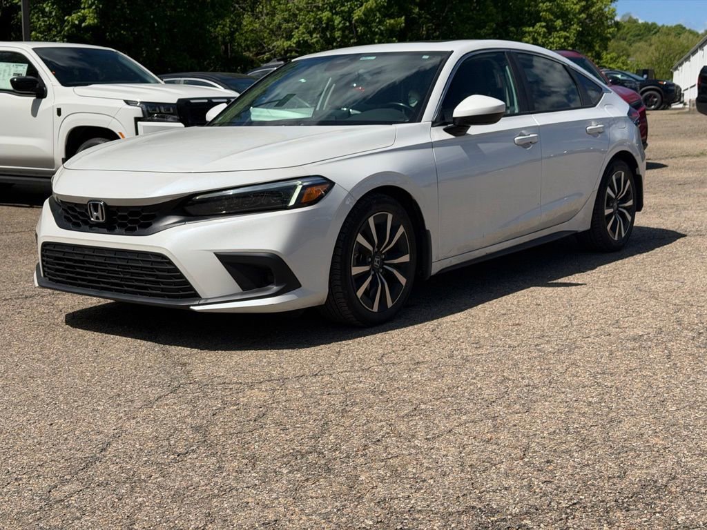Used 2024 Honda Civic EX-L image 2