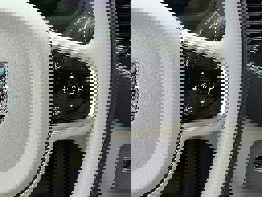 Certified 2023 Volvo XC90 T8 Plus w/ Protection Package image 22